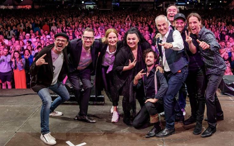 Projekt-Foto,pop-und-poesie-ensemble-schlossplatz-stuttgart-100~_v-16x7@2dL_-594eb175bf96444e7f86c89c3d9f78feed295e4a